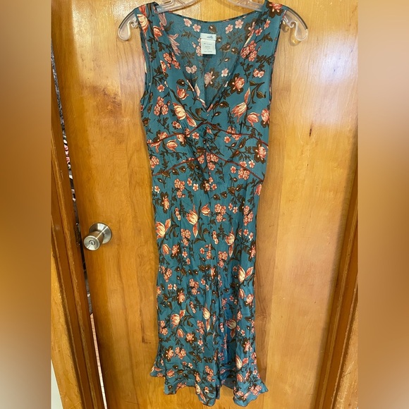 Odille Dresses & Skirts - Anthropologie Odille Silky Sleeveless Floral Dress